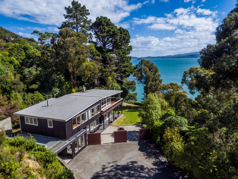 11 Richmond Road, Mahina Bay, Eastbourne Lower Hutt City 5013 Tommy's