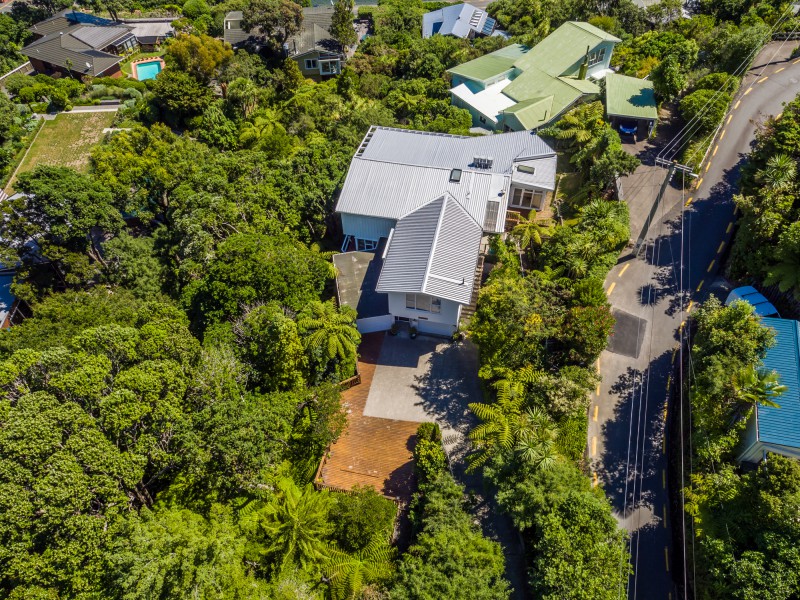 17 Waitohu Rd, York Bay, Eastbourne Lower Hutt City 5013 Tommy's Real