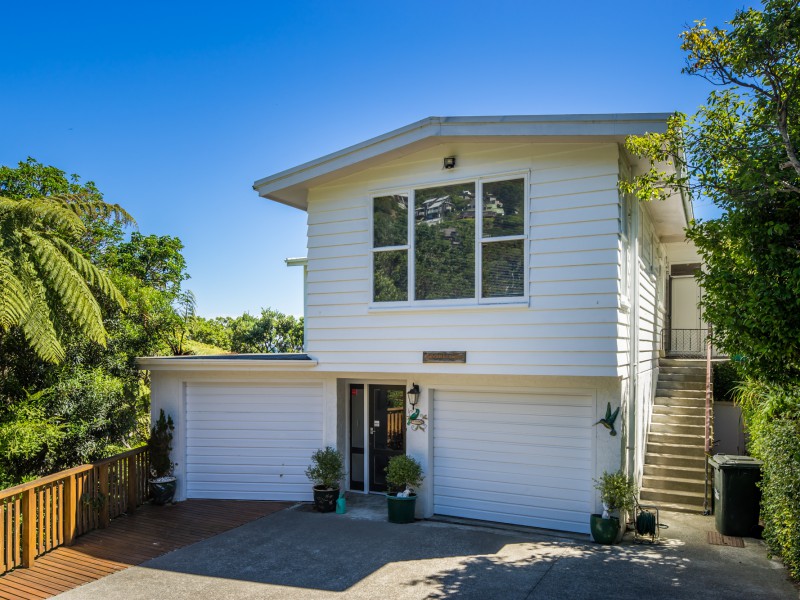 17 Waitohu Rd, York Bay, Eastbourne Lower Hutt City 5013 Tommy's Real