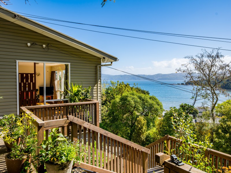 69 Walter Road, Lowry Bay, Eastbourne Lower Hutt City Tommy's Real Estate