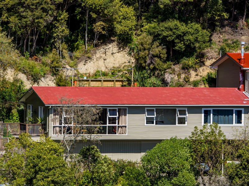 69 Walter Road, Lowry Bay, Eastbourne Lower Hutt City Tommy's Real Estate