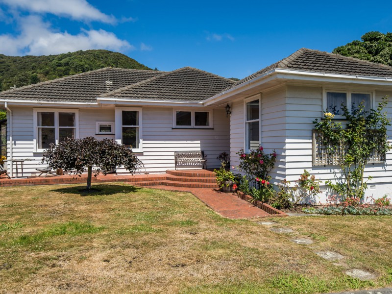 225 Marine Drive, Lowry Bay, Eastbourne Lower Hutt City 5013 Tommy's