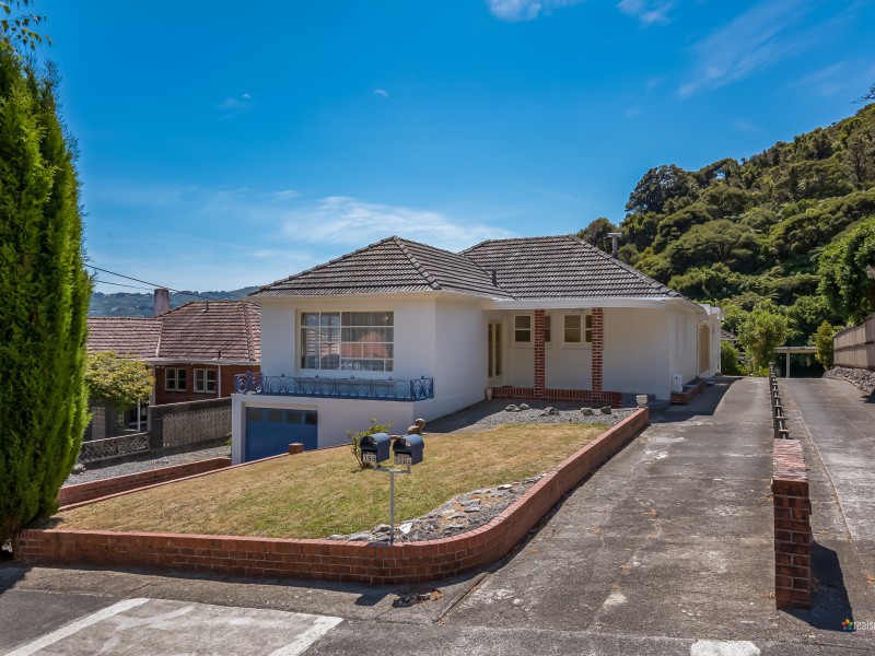 198 and 198a Whites Line East, Waiwhetu Lower Hutt City 5010 Tommy's