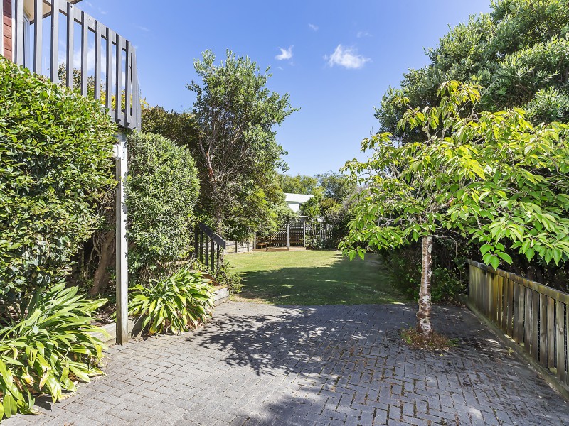 9 Samwell Drive, Whitby Porirua City 5024 Tommy's Real Estate