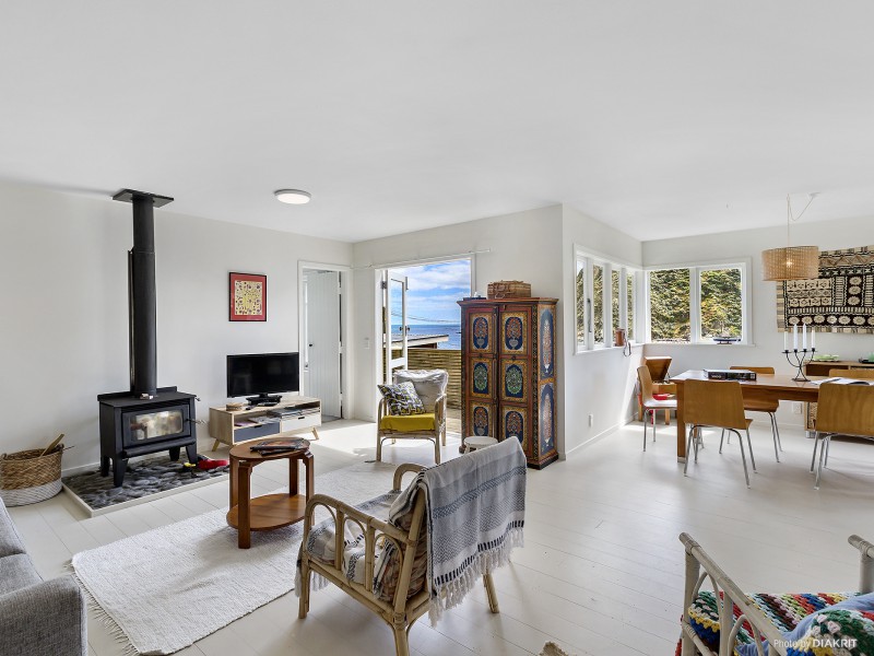 1085 Makara Road, Makara Beach Wellington 6972 Tommy's Real Estate