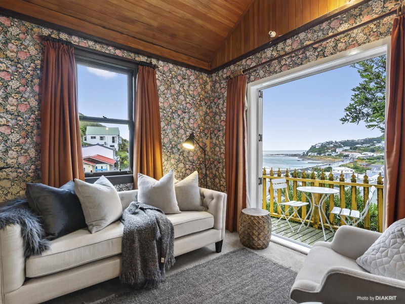 4 Linwood Way, Island Bay Wellington 6023 Tommy's Real Estate