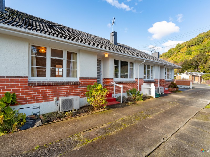 2/5 Lane Street, Wallaceville / Upper Hutt [Phil Cooke]