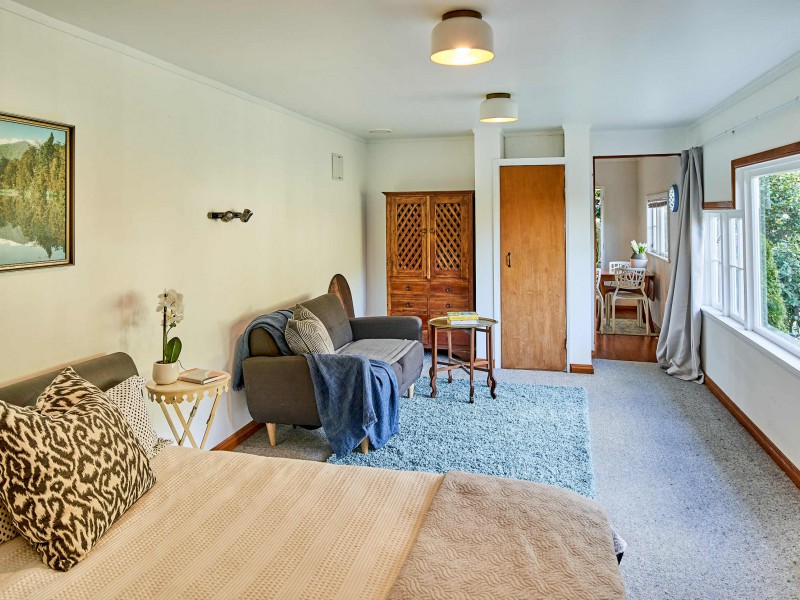 26 Waitohu Road, York Bay, Eastbourne Lower Hutt City 5013 Tommy's